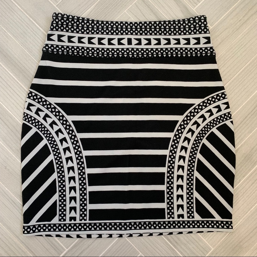 Black and White Tribal Print Fitted Skirt